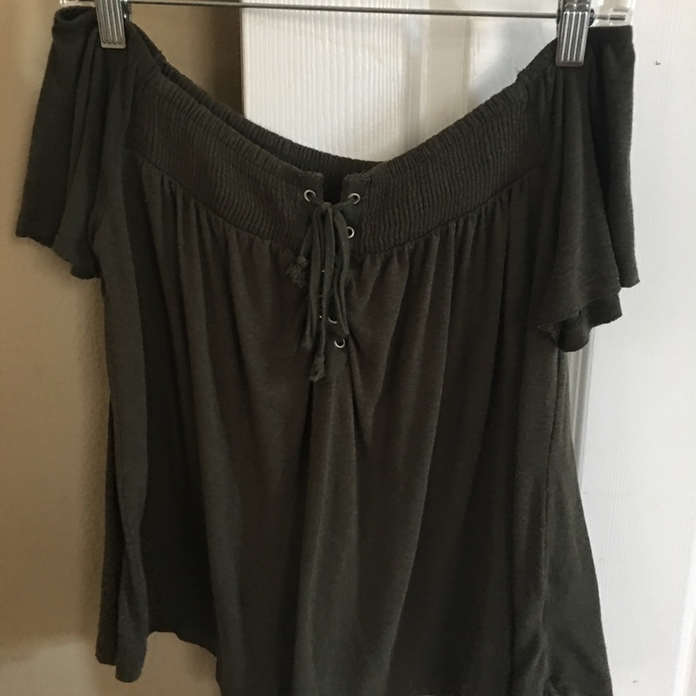 American Eagle Outfitters  off the shoulder top
